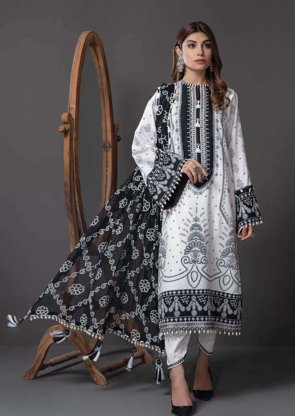 ALM21-03 - Amira - Unstitched - Monochrome Mystique Collection 2022