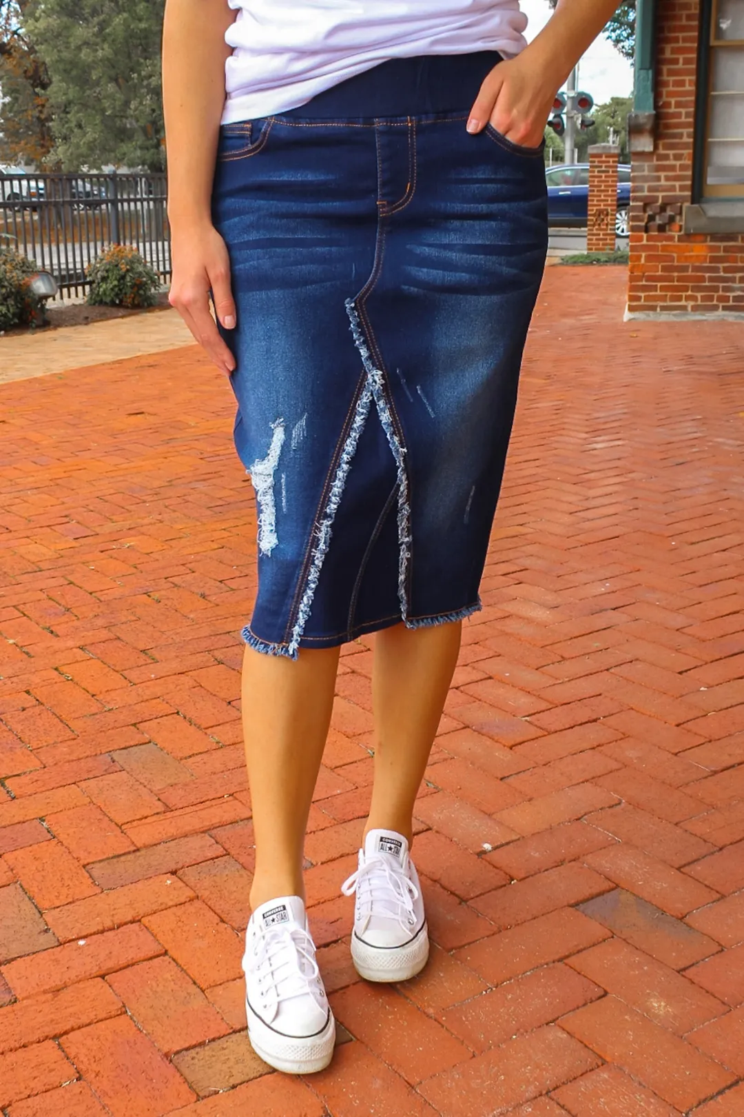 Becca Distressed Denim Skirt (Dk. Indigo)